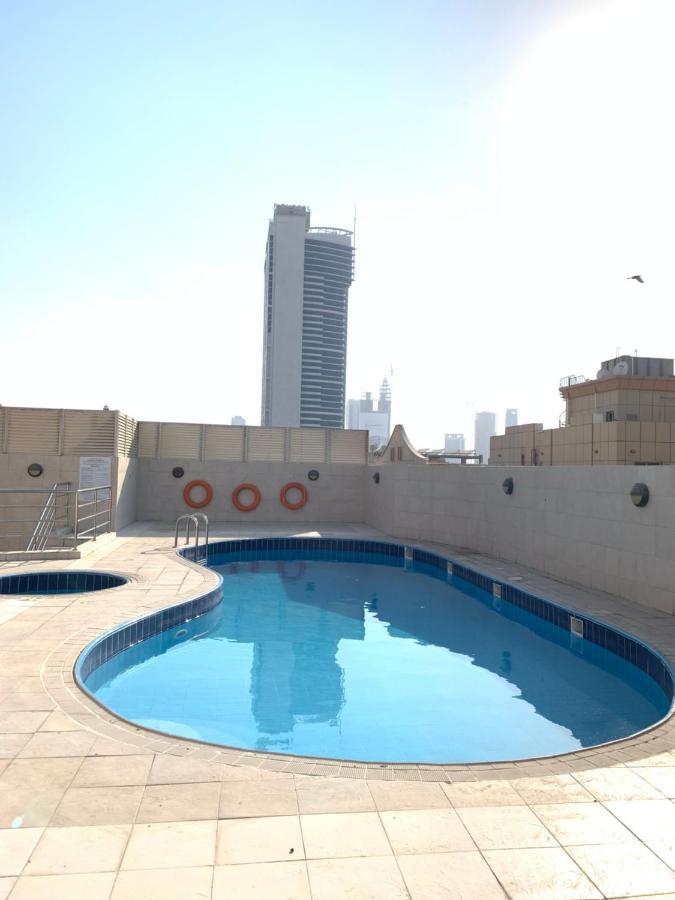 Female Only-Anaruby Backpackers- Metro Station Mashreq Hostel Dubaj Kültér fotó