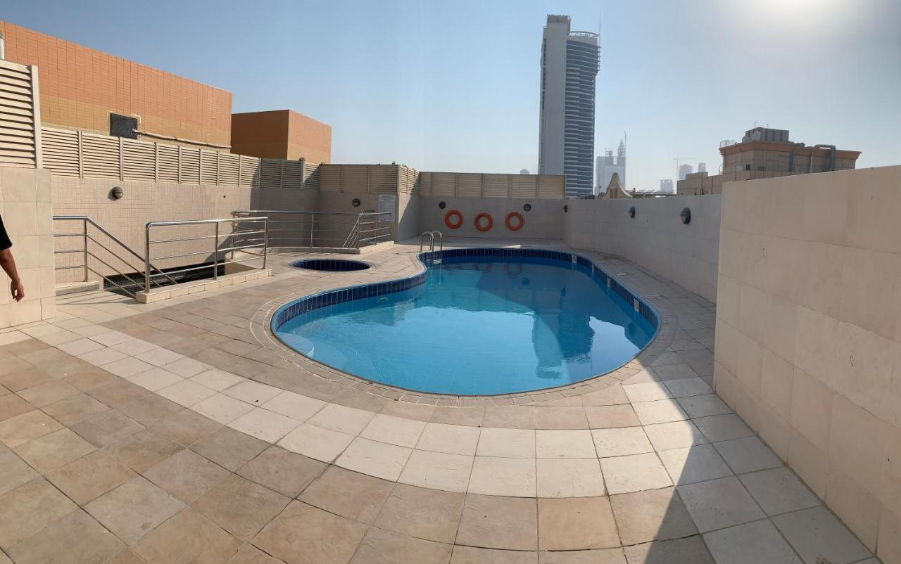 Female Only-Anaruby Backpackers- Metro Station Mashreq Hostel Dubaj Kültér fotó